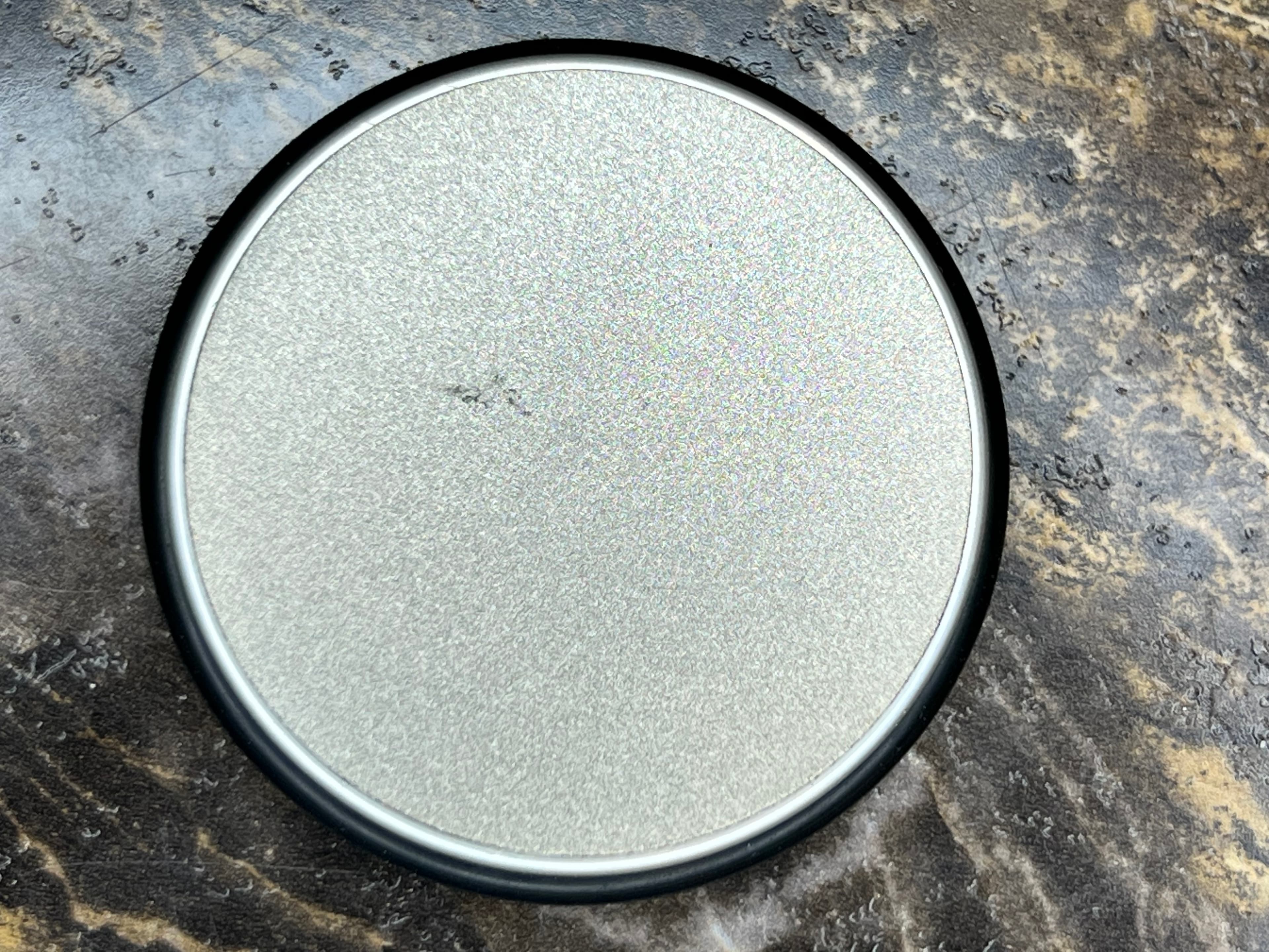 Rolka z uchwytem magnetycznym do ostrzenia noży